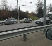 &bdquo;Mercedes&ldquo; papuolė į avariją Vilniuje