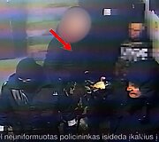 Reido metu nustebino &bdquo;slaptojo pareigūno&ldquo; veiksmai