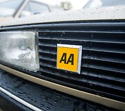 Vilniuje susirinko senų automobilių entuziastai