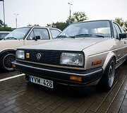 Vilniuje susirinko senų automobilių entuziastai