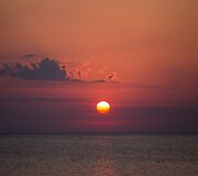 Žmonių minia rinkosi prie Palangos tilto stebėti saulėlydžio 