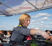 &bdquo;Dinner in the Sky&ldquo; akimirka