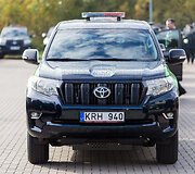 Pasieniečiams perduoti &bdquo;Toyota Land Cruiser&ldquo; visureigiai