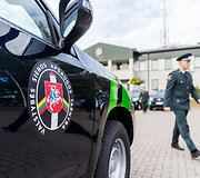 Pasieniečiams perduoti &bdquo;Toyota Land Cruiser&ldquo; visureigiai