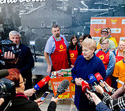 Dalia Grybauskaitė davė startą &bdquo;Maisto banko&ldquo; akcijai