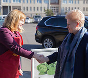 Dalia Grybauskaitė davė startą &bdquo;Maisto banko&ldquo; akcijai