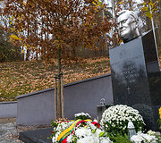 Algirdo Brazausko ir Adolfo Ramanausko-Vanago kapavietės