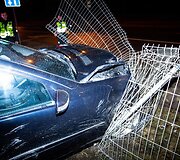 Geležinio Vilko gatvėje susidūrė taksi automobilis su &bdquo;Mercedes-Benz&ldquo; automobiliu