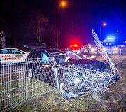 Geležinio Vilko gatvėje susidūrė taksi automobilis su &bdquo;Mercedes-Benz&ldquo; automobiliu