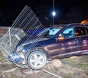 Geležinio Vilko gatvėje susidūrė taksi automobilis su &bdquo;Mercedes-Benz&ldquo; automobiliu