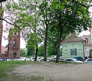 Skveras Vilniaus Senamiestyje prie&scaron;ais &Scaron;v. Onos bažnyčią