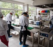 Pristatyti naujos receptūros patiekalai gydymo ir ugdymo įstaigoms
