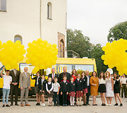 Katedros aik&scaron;tėje dalyvavo mokyklinių autobusiukų perdavimo savivaldybėms ceremonijoje