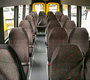 Katedros aik&scaron;tėje dalyvavo mokyklinių autobusiukų perdavimo savivaldybėms ceremonijoje