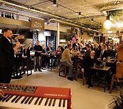 &bdquo;Uptown Bazar&ldquo; gimtadienio akimirka