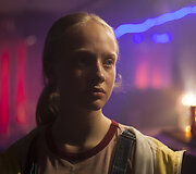 Monikos vaidmenį kino filme &bdquo;Pilis&ldquo; atliekanti Barbora Bareikytė 