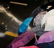 Tailando policija panaudojo vandens patranką prie&scaron; protestuotojus, 2020-ieji, spalio 16 diena