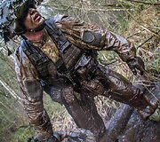 Vaidoto bataliono kariai įveikia kliūčių ruožą &ndash; Vaidotėno taką