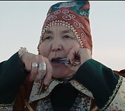 Kadras i&scaron; filmo &bdquo;Moteris, vyras ir &scaron;uo"