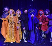 Ry&scaron;kiausia užsienio dramaturgijos interpretacija &ndash; Vilniaus jaunimo teatro ARLEKINAS spektaklis HAMLETAS