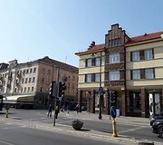 Paulis Giesingas suprojektavo vieną svarbiausių, ekspresyviausių Klaipėdos centro puo&scaron;menų - Taupomosios kasos pastatą, dabartinių Naujojo Sodo, Herkaus Manto ir Liepų gatvių sankryžoje bei pastatą kitoje Herkaus Manto gatvės pusėje.
