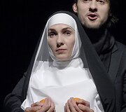Spektaklyje &bdquo;Elitas ponai Glembajai&ldquo;