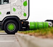 Į Lietuvą atvyko pirmieji suskystintomis gamtinėmis dujomis varomi &bdquo;Scania&ldquo; sunkvežimiai