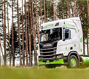 Į Lietuvą atvyko pirmieji suskystintomis gamtinėmis dujomis varomi &bdquo;Scania&ldquo; sunkvežimiai