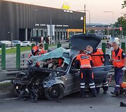 Vilniuje automobilis rėžėsi į atitvarus
