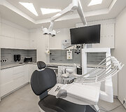 Naujoje klinikoje Vilniuje &ndash; mikroskopinės odontologijos ir dantų implantavimo procedūros