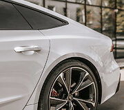 Ie&scaron;kote galingo automobilio? I&scaron;skirtinis AUDI RS7 Sportback 600AG laukia naujo &scaron;eimininko