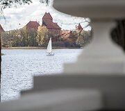 Trakų salos pilis i&scaron; Užutrakio