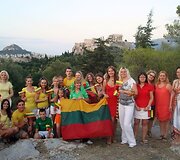 Tauti&scaron;kos giesmės giedojimas skirtinguose pasaulio kra&scaron;tuose