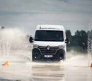 &bdquo;Lietuvos komercinio automobilio 2020&ldquo; apdovanojimų ceremonijoje &bdquo;Renault Master&ldquo; pripažintas metų furgonu