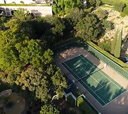 Parduodamas filmo &bdquo;Kaimiečiai Beverlyje&ldquo; namas