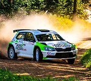 Agrorodeo komandos R5 automobilis