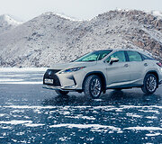 &bdquo;Lexus&ldquo; nuotykiai ant už&scaron;alusio Baikalo ežero