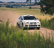 Skirtingų klasių automobiliai Elektrėnų ralyje