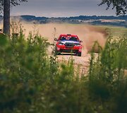Skirtingų klasių automobiliai Elektrėnų ralyje