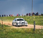 Skirtingų klasių automobiliai Elektrėnų ralyje