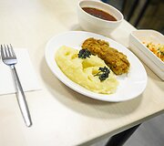 Santaros klinikų maisto tiekimo akimirka. Pietūs