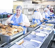 Santaros klinikų maisto tiekimo akimirka