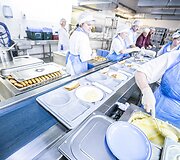Santaros klinikų maisto tiekimo akimirka