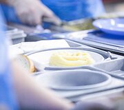 Santaros klinikų maisto tiekimo akimirka