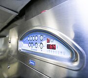 Santaros klinikų maisto tiekimo akimirka. Plovimo ma&scaron;ina