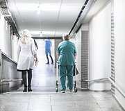 Santaros klinikų maisto tiekimo akimirka