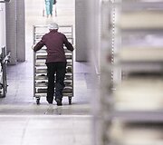 Santaros klinikų maisto tiekimo akimirka
