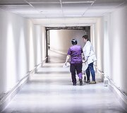 Santaros klinikų maisto tiekimo akimirka