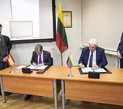 Parodos atidarymo akimirka