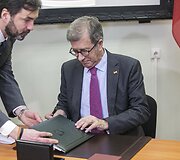 Parodos atidarymo akimirka